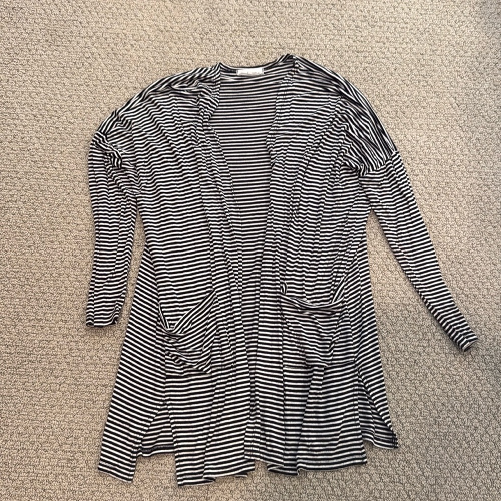 Carly Jean Los Angeles Basics Cardigan black and white stripe. Size S.